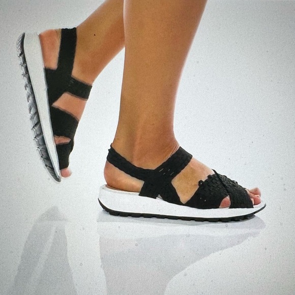 Bernie Mev Woven Strappy Comfort Sandals Black Size 40 - Picture 1 of 14